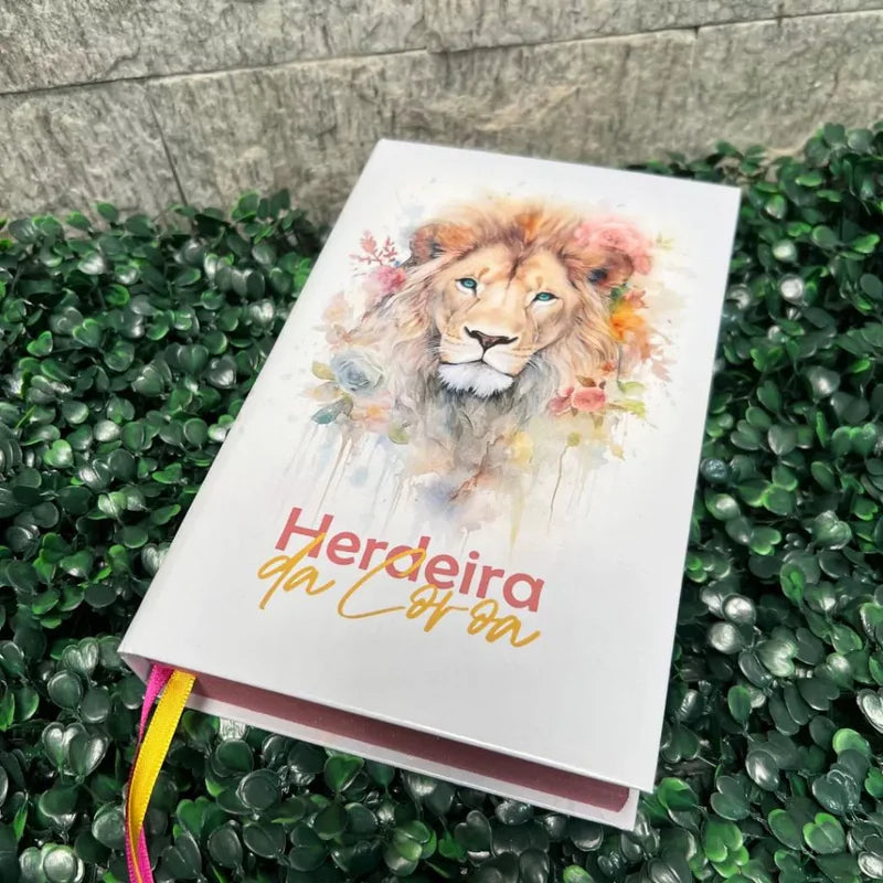 Bíblia feminina Herdeira da Coroa branca - detalhe 2