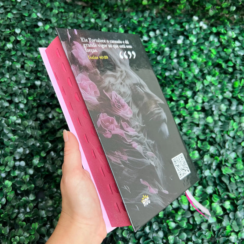 Bíblia feminina Leão Yeshua rosa - detalhe 2