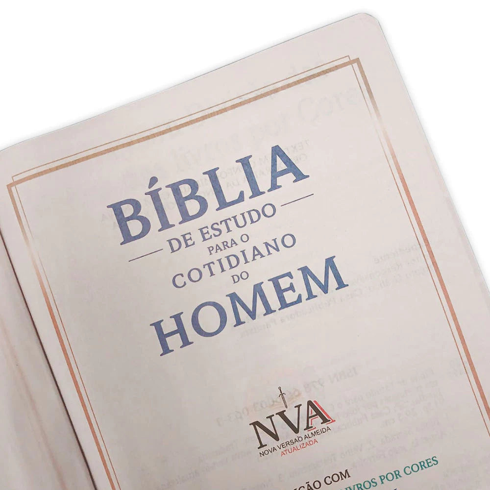 Bíblia NAA de Estudo para o Homem aberta mostrando conteúdo