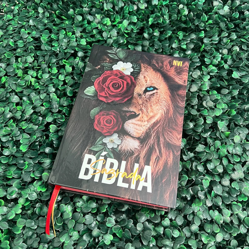 Bíblia feminina Leão com Rosas NVI - detalhe 7