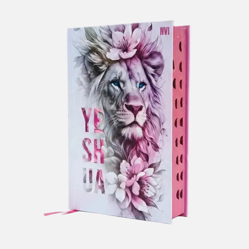 Bíblia NVI feminina rosa leão Yeshua capa dura com índice