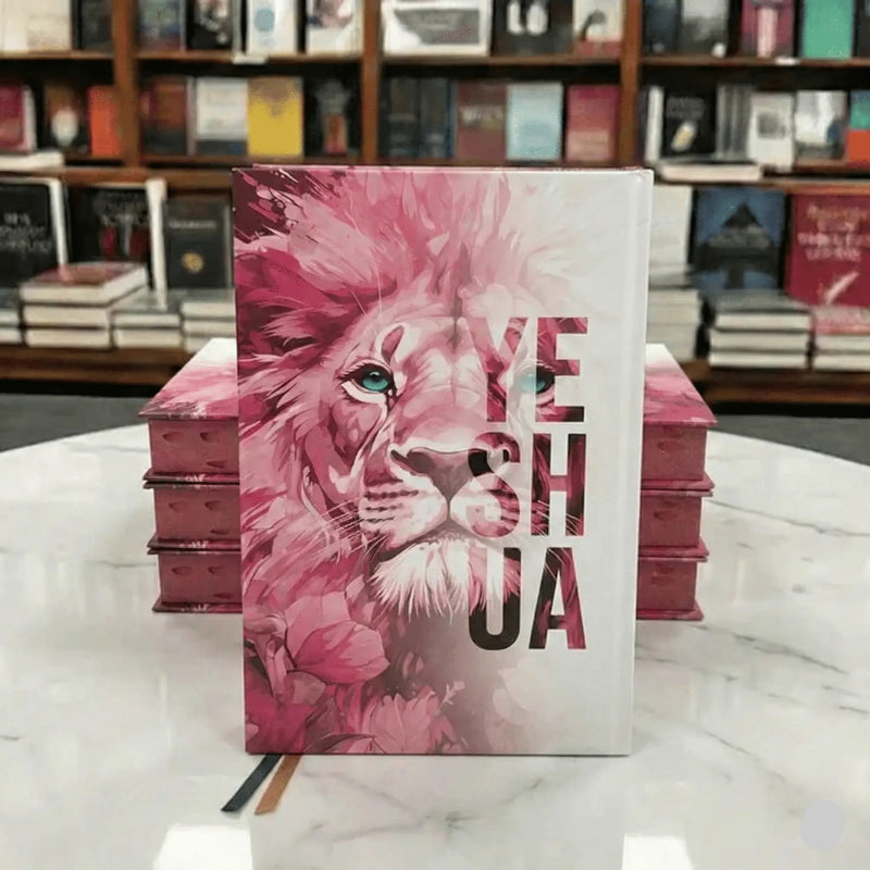 Bíblia Sagrada Feminina Leão Yeshua Rosa Capa Dura Com Harpa e Índice ARC Costas