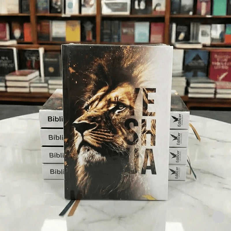 Bíblia Sagrada Leão Yeshua Jesus Branco Com Harpa e Índice de Frente