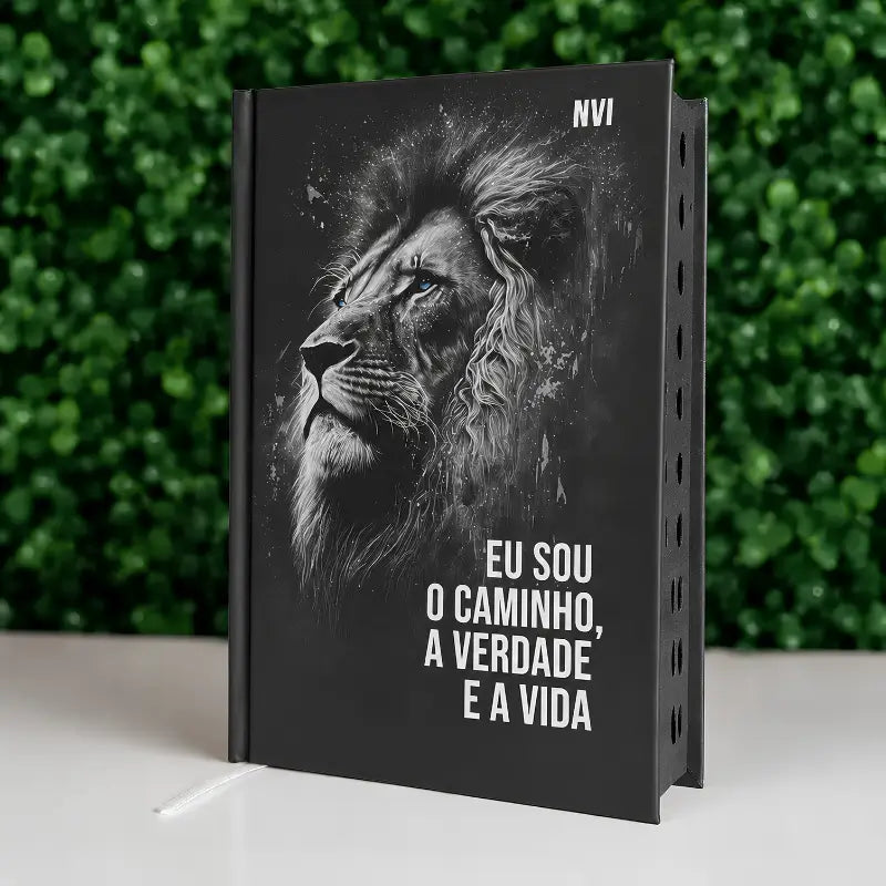 Bíblia NVI Masculina Leão Preta Letra Grande